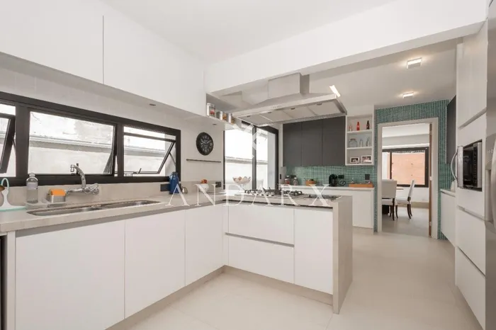 Casa com 4 suítes à venda em Alto de Pinheiros, São Paulo, por R$ 8.800.000 Imagem 3