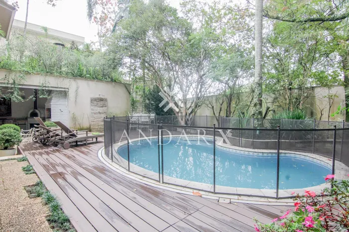 Casa com 4 suítes à venda em Pacaembu, São Paulo, por R$ 8.900.000