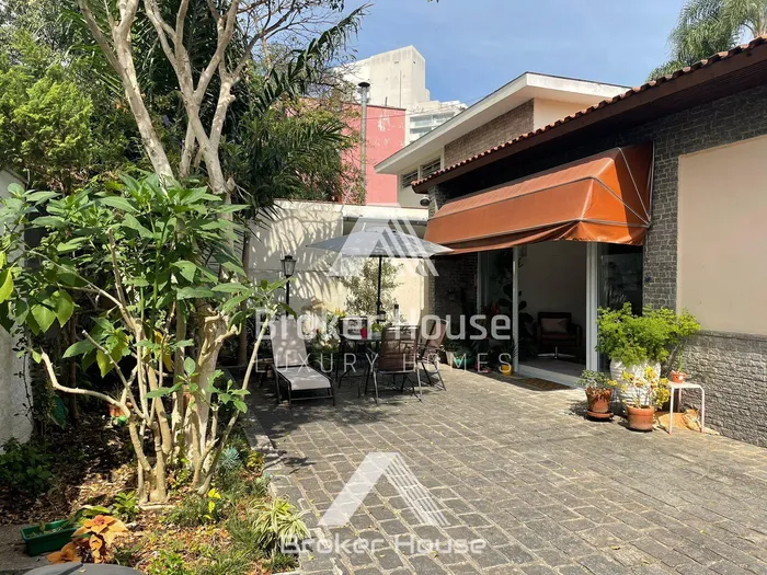 Casa com 2 suítes à venda em Granja Julieta, São Paulo, por R$ 1.500.000