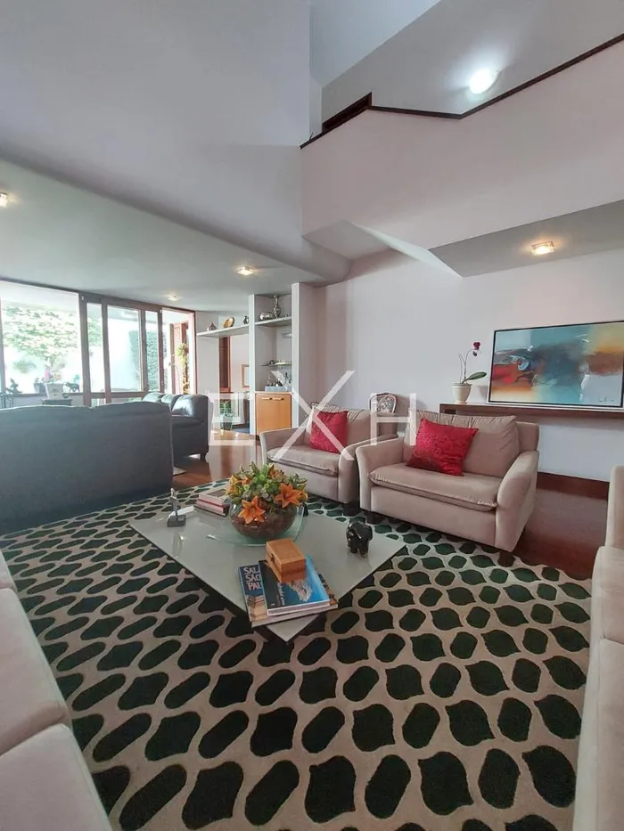 Casa com 3 suítes à venda em Alto de Pinheiros, São Paulo, por R$ 3.850.000 Imagem 2