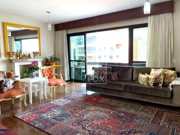 Apartamento com 2 suítes à venda em Moema, São Paulo, por R$ 2.300.000