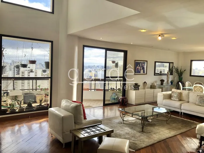 Cobertura com 3 suítes à venda em Moema, São Paulo, por R$ 4.000.000