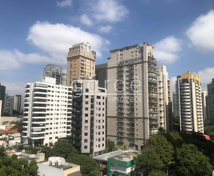 Apartamento com 2 suítes à venda em Moema, São Paulo, por R$ 2.390.000
