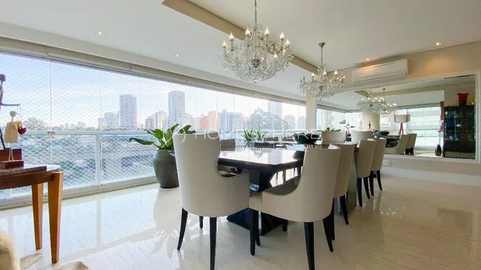 Apartamento com 3 suítes à venda em Campo Belo, São Paulo, por R$ 3.200.000