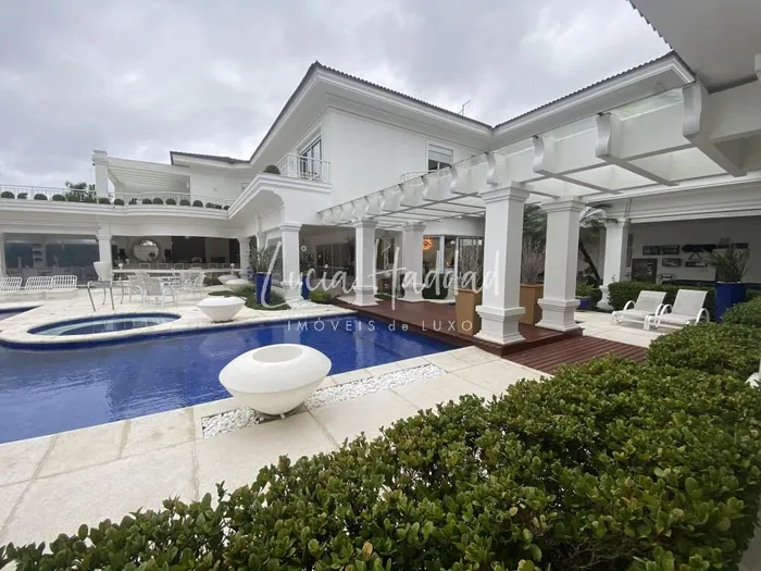 Casa de condomínio com 10 suítes à venda em Jardim Acapulco, Guarujá, por R$ 18.000.000