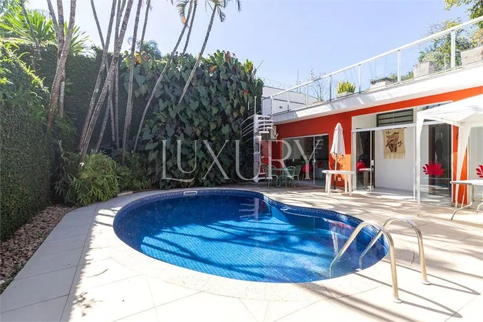 Casa com 2 suítes à venda em Alto de Pinheiros, São Paulo, por R$ 5.950.000 Imagem 2