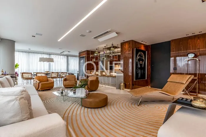 Apartamento com 3 suítes à venda em Itaim Bibi, São Paulo, por R$ 13.000.000