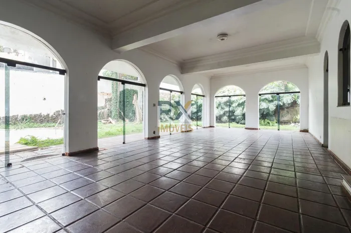 Casa com 3 suítes à venda em Pacaembu, São Paulo, por R$ 3.500.000