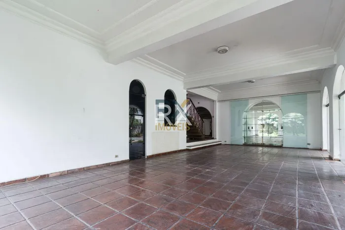 Casa com 3 suítes à venda em Pacaembu, São Paulo, por R$ 3.500.000 Imagem 3