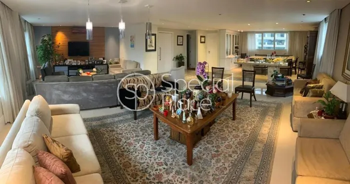 Apartamento com 3 suítes à venda em Itaim Bibi, São Paulo, por R$ 8.000.000