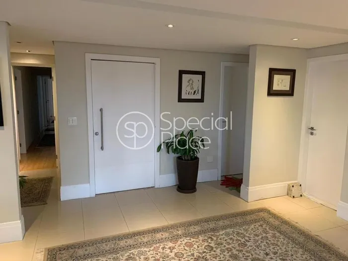 Apartamento com 3 suítes à venda em Itaim Bibi, São Paulo, por R$ 8.000.000 Imagem 3