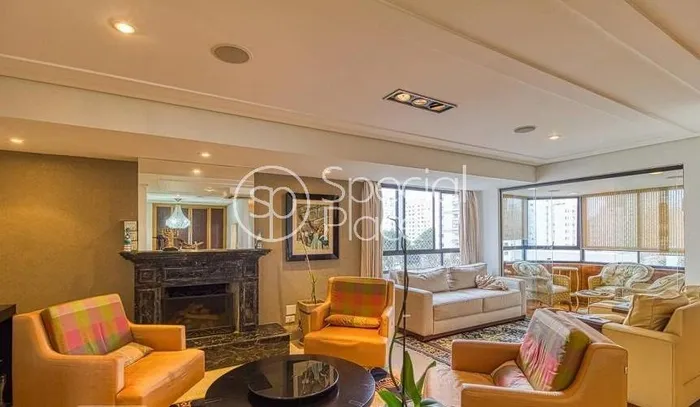 Apartamento com 3 suítes à venda em Moema, São Paulo, por R$ 3.000.000