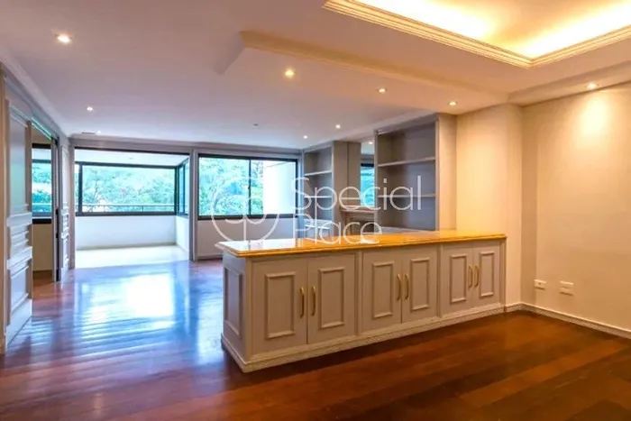 Apartamento com 3 suítes à venda em Real Parque, São Paulo, por R$ 2.200.000