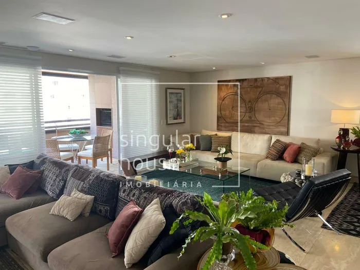 Apartamento com 3 suítes à venda em Moema, São Paulo, por R$ 3.500.000