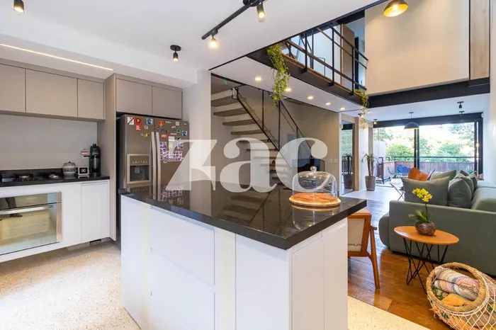 Casa com 3 suítes à venda em Vila Madalena, São Paulo, por R$ 2.200.000