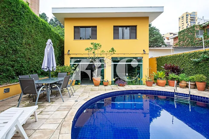 Casa com 2 suítes à venda em Vila Madalena, São Paulo, por R$ 2.700.000