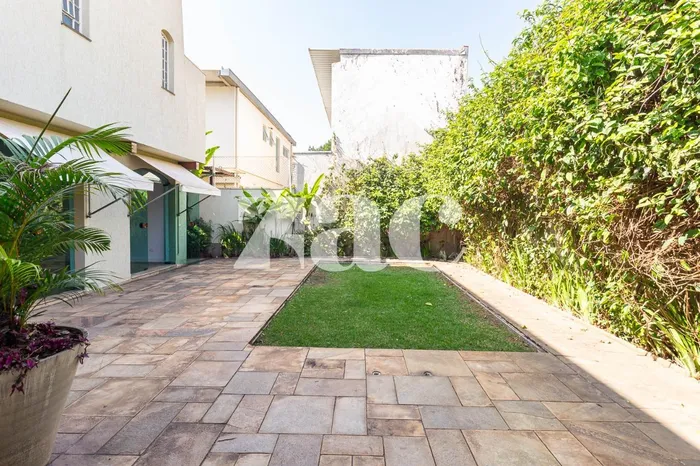 Casa com 4 suítes à venda em Alto De Pinheiros, São Paulo, por R$ 3.900.000 Imagem 3