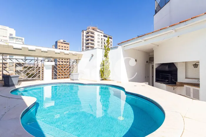 Cobertura com 3 suítes à venda em Moema, São Paulo, por R$ 4.950.000